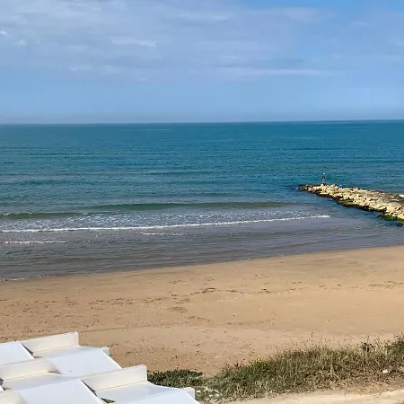 A Due Passi Dal Mare Дом отдыха Кава д'Алига