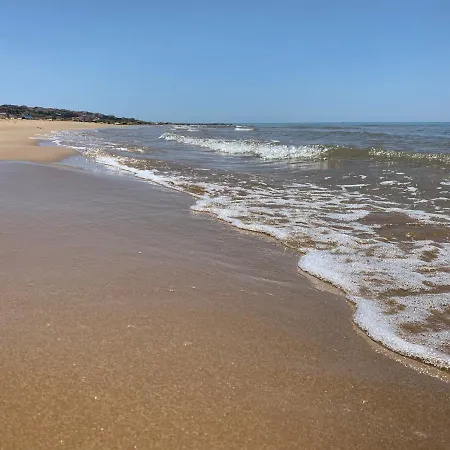 A Due Passi Dal Mare *